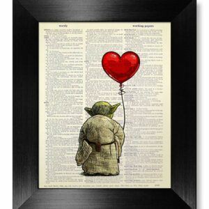 Star Wars Yoda with Red Heart Balloon Wall Décor